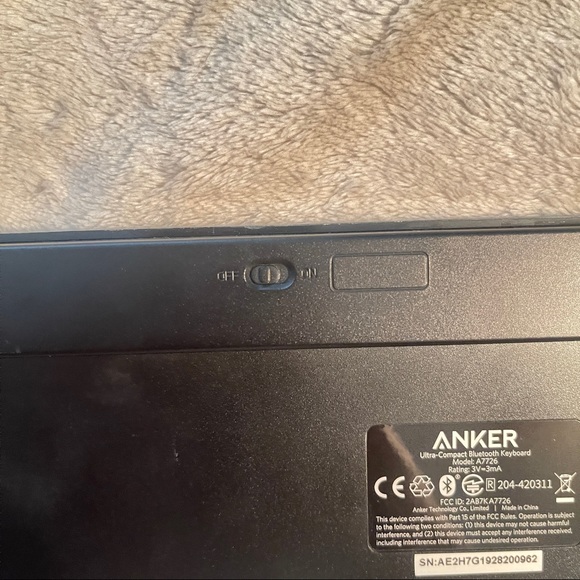 Wireless Bluetooth Keyboard - Picture 7 of 7